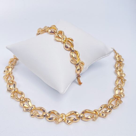 Trifari Jewelry - Vintage Crown Trifari Gold Bow Necklace & Bracelet Set